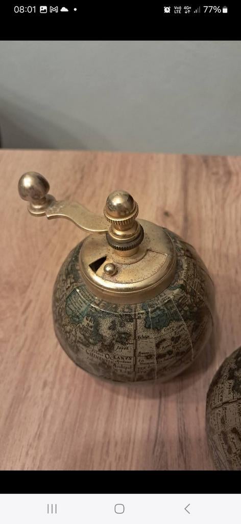 Zeldzame vintage pepermolen en zoutvaatje, Ophalen