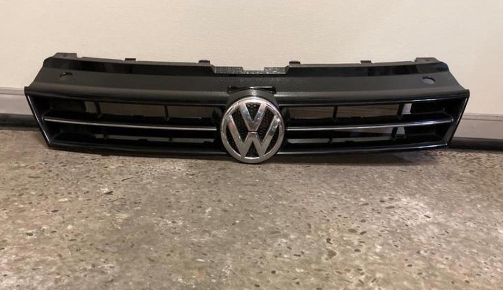 Calandre LAQUÉ RLINE Vw Polo châssis 6R année 2009-13 ph.1, Autos : Pièces & Accessoires, Volkswagen, Utilisé, Avant, Enlèvement ou Envoi