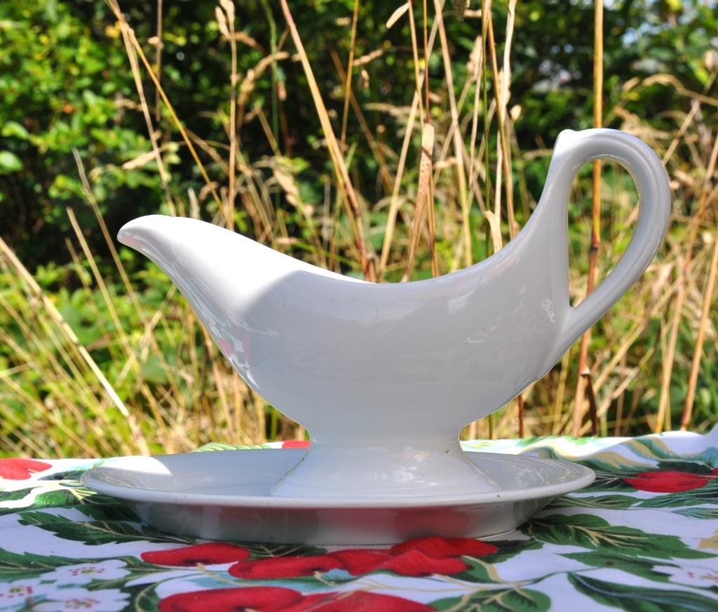 sauciere blanche monobloc Maastricht, Antiquités & Art, Enlèvement ou Envoi