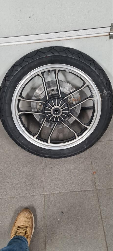 Voorwiel, Motoren, Ophalen