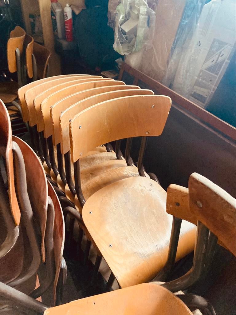 Vintage houten schoolstoelen en stapelstoelen, Enlèvement