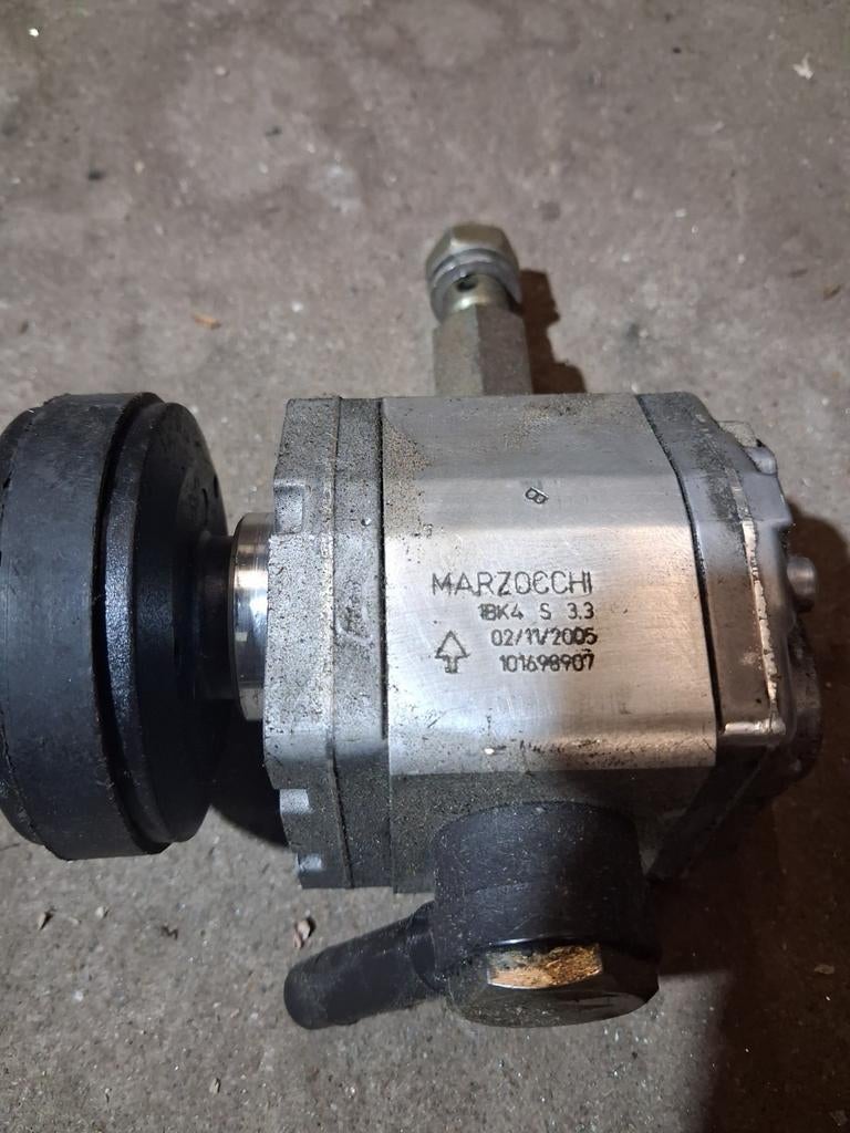 Hydrauliek Oliepompje, Ophalen