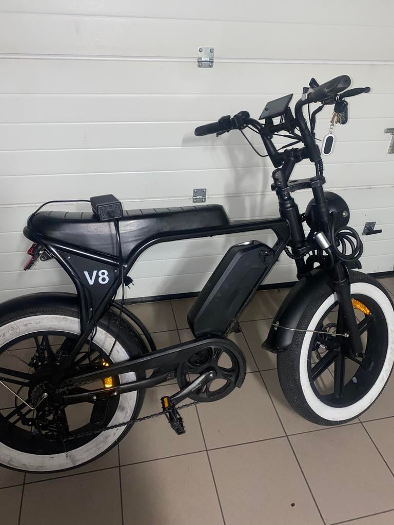 Fatbikev8, Fietsen en Brommers, Ophalen, Zo goed als nieuw