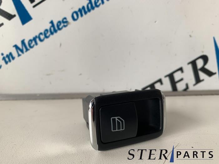Elektrisch Raam Schakelaar van een Mercedes C-Klasse, Ophalen of Verzenden, 3 maanden garantie, Gebruikt, Mercedes-Benz
