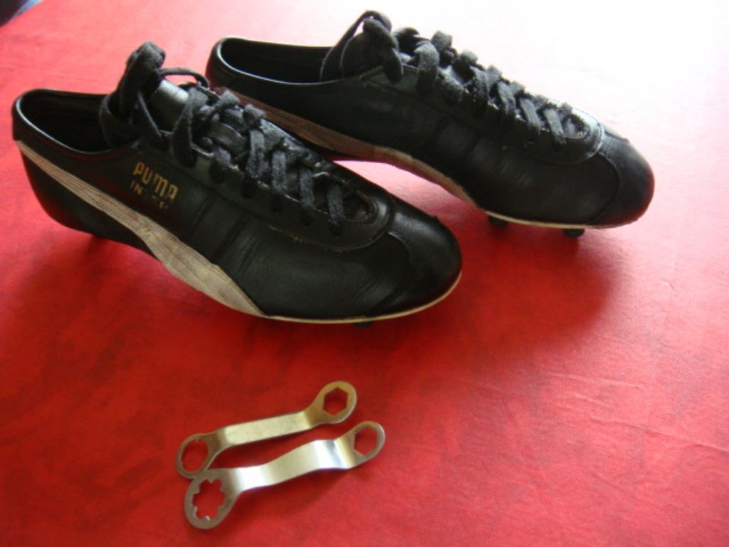 Chaussures de Foot "Puma Inter" anciennes.40-41, Enlèvement ou Envoi, Utilisé, Autres types