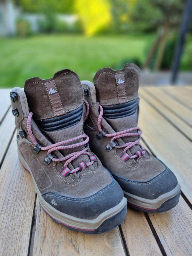 Chaussure de marche femme Decathlon taille 37 TB état, Chaussures de marche, Enlèvement ou Envoi, Comme neuf, Brun