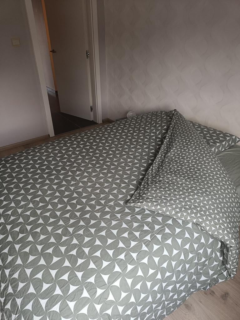 Matras 140 x 200 + onderstel, Maison & Meubles, Chambre à coucher | Lits, Enlèvement
