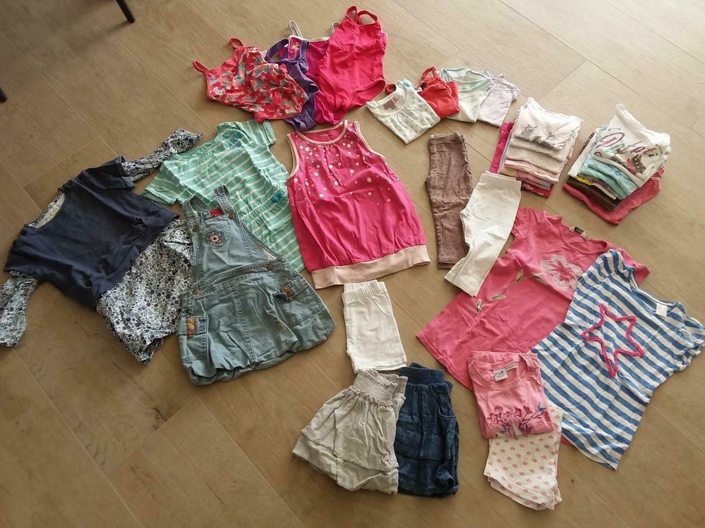 Lot de vêtements fille taille 4 ans (104 cm), Enfants & Bébés, Enlèvement, Comme neuf, Fille