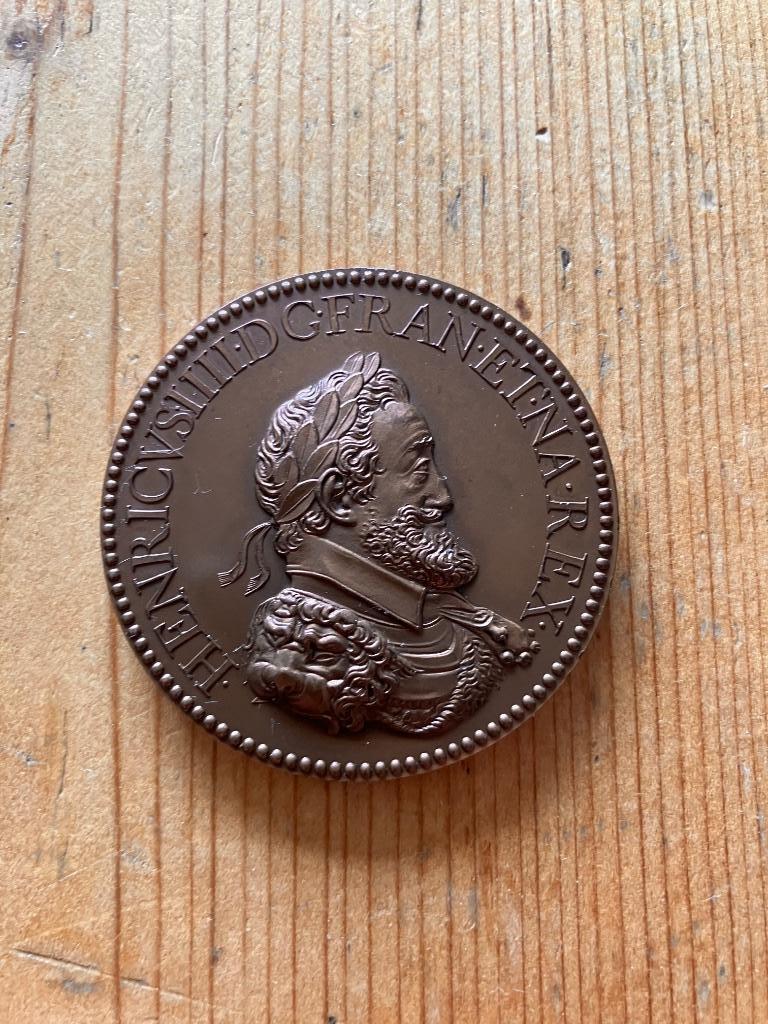 Médaille, Enlèvement