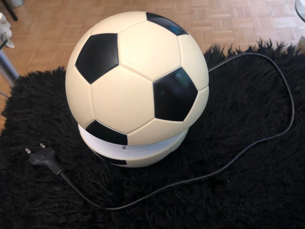 Bedlampje in de vorm van een voetbal, Ophalen, Gebruikt, Lamp
