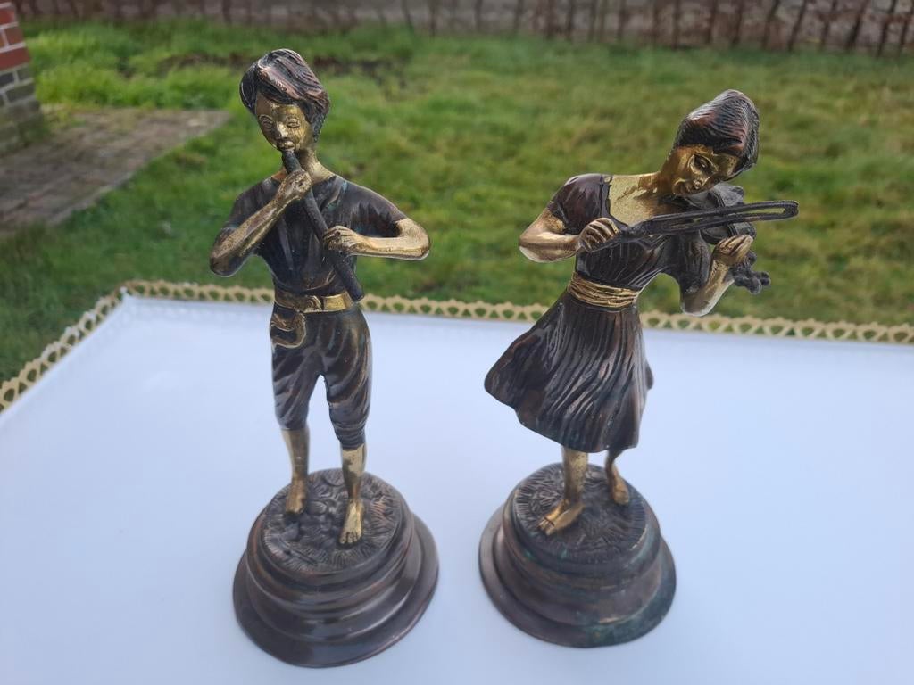 Bronze beelden, Ophalen