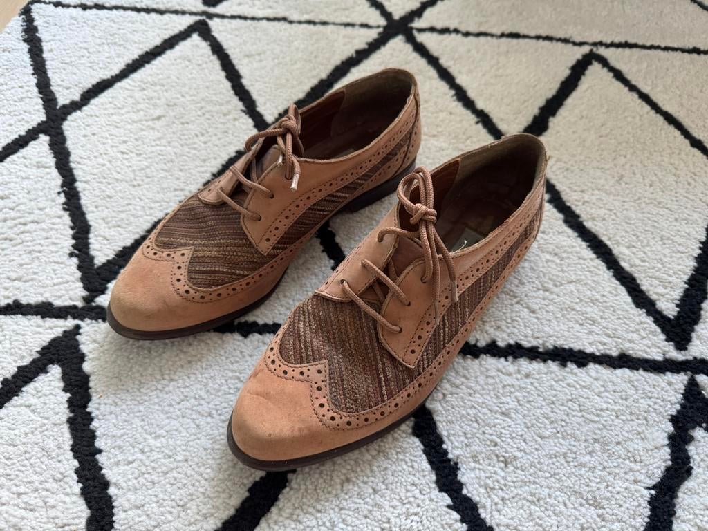 Paire de chaussures pour femme style derbies - pointure 39, Enlèvement ou Envoi, Comme neuf, Beige