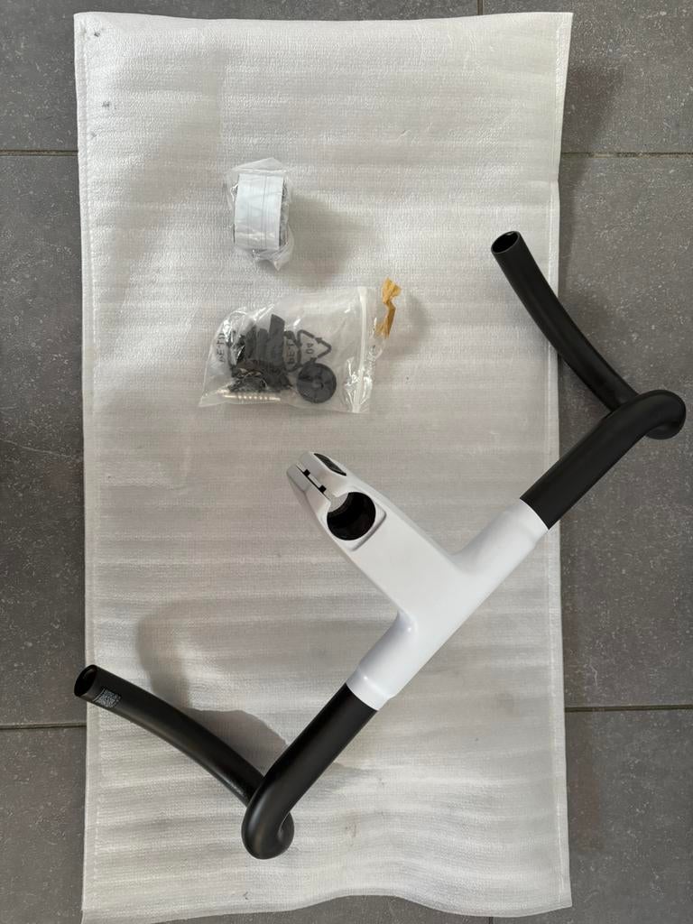 BMC ICS2 Carbon EVO cockpit, Enlèvement ou Envoi, Comme neuf