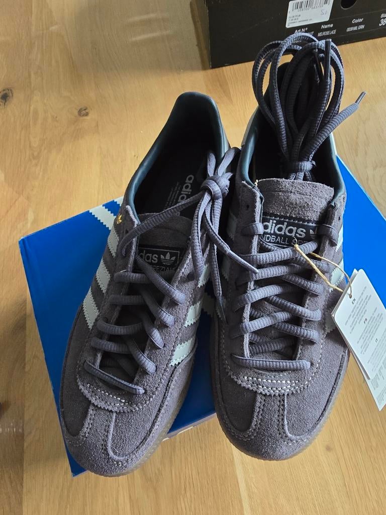 Adidas spezial (36), Enlèvement, Adidas