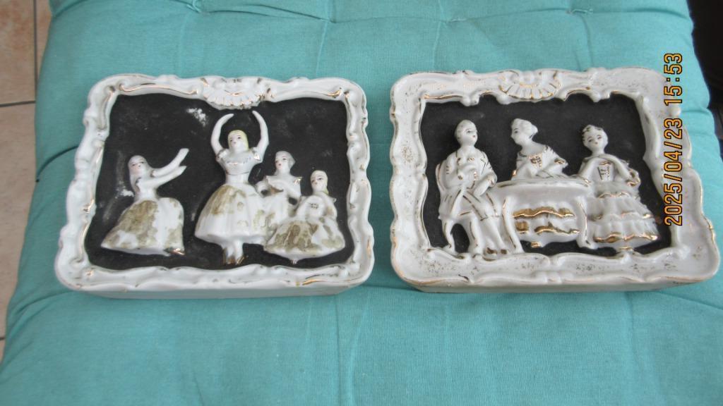 2 porseleinen kadertjes - bas-reliëf., Ophalen of Verzenden