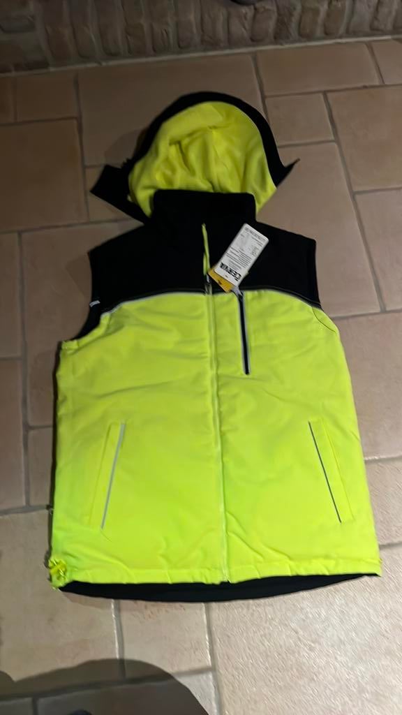 Nieuwe mouwloze jas cerva large, Kleding | Heren, Bodywarmers, Ophalen of Verzenden, Zo goed als nieuw
