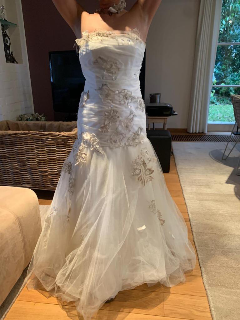 Trouwkleed STERK VERLAAGDE NIEUWE PRIJS !!, Kleding | Dames, Trouwjurk, Beige, Zo goed als nieuw, Ophalen