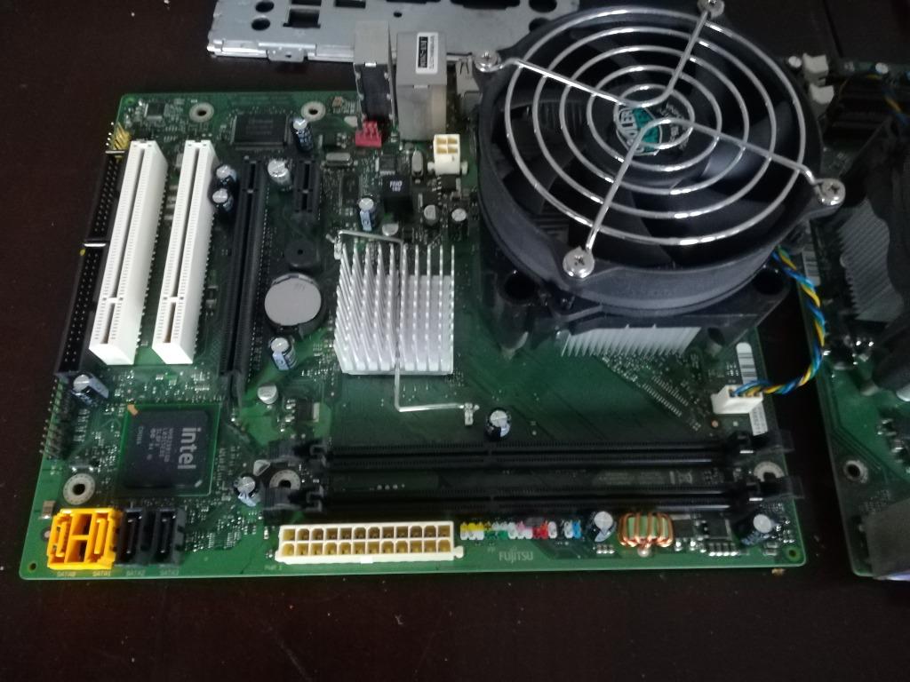 Moederbord fujitsu socket775 + iQuad CoreQ9505 + 2gb ddr3, Enlèvement ou Envoi, Intel, DDR3