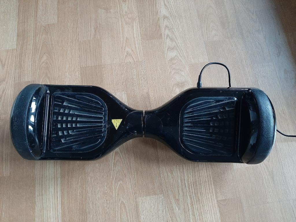 zwart Celect Hoverboard 6.5 inch + oplader, Vélos & Vélomoteurs, Trottinettes, Utilisé, Autres types, Enlèvement ou Envoi