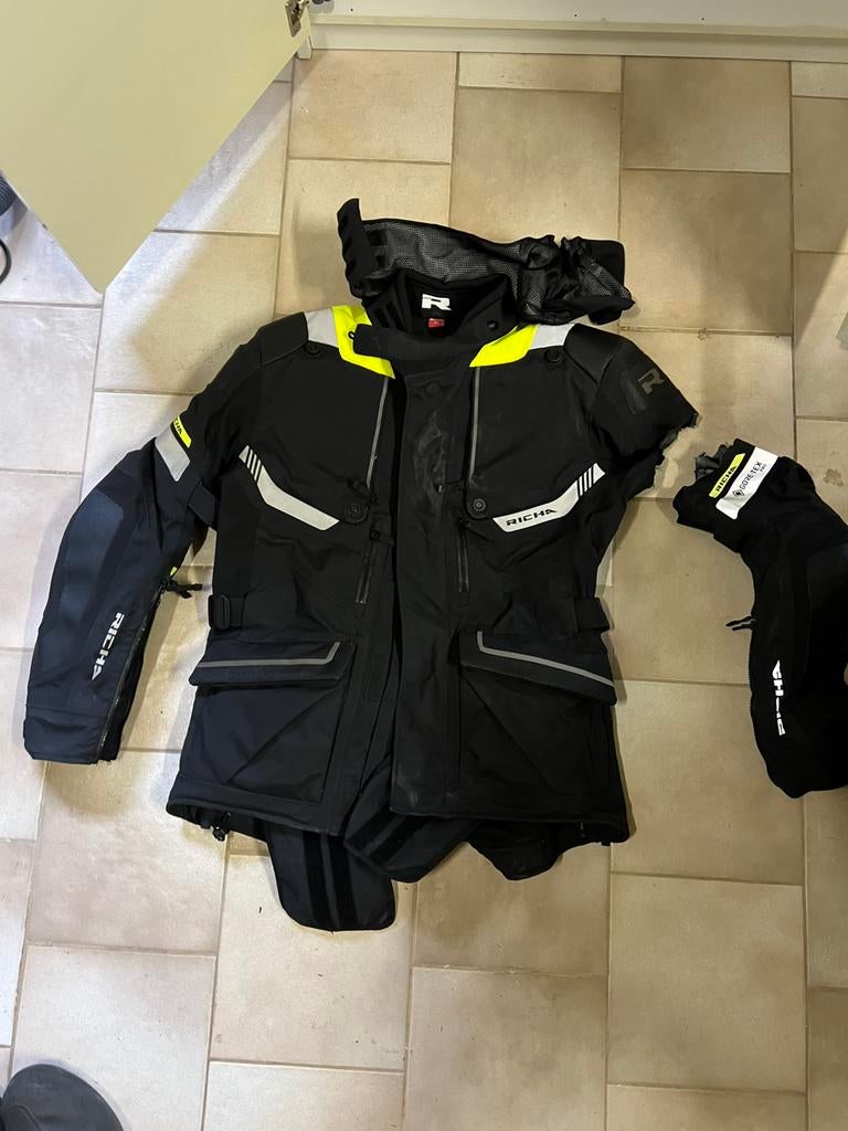 Richa Armada Gore-Tex Pro, Ophalen