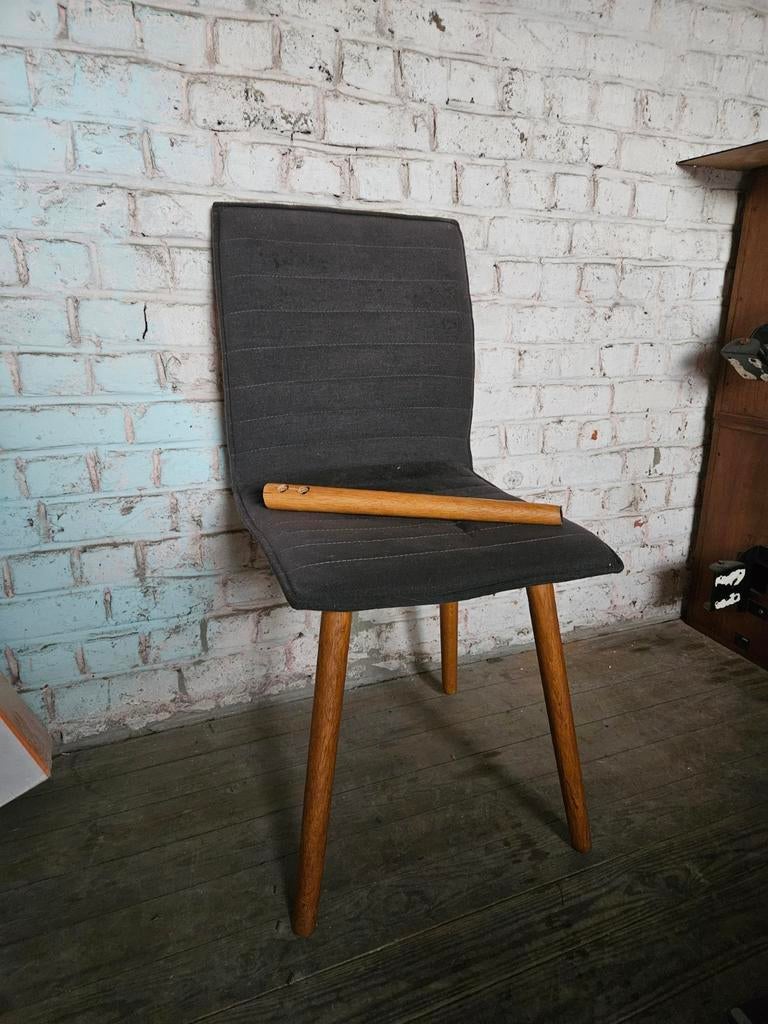 Gratis stoel (te herstellen), Enlèvement, Comme neuf, Gris