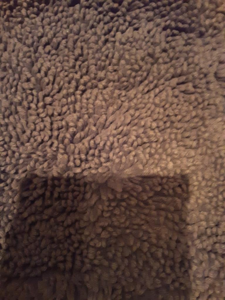 Tres grand tapis salle de bain, Enlèvement