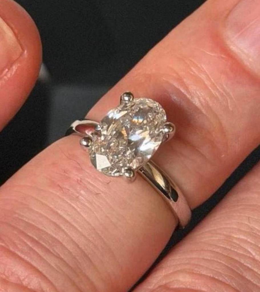 Witgouden ring met ovale VS1 diamant van 2.37 caraat! nieuw!, Neuf, Enlèvement ou Envoi, Or, 17 à 18