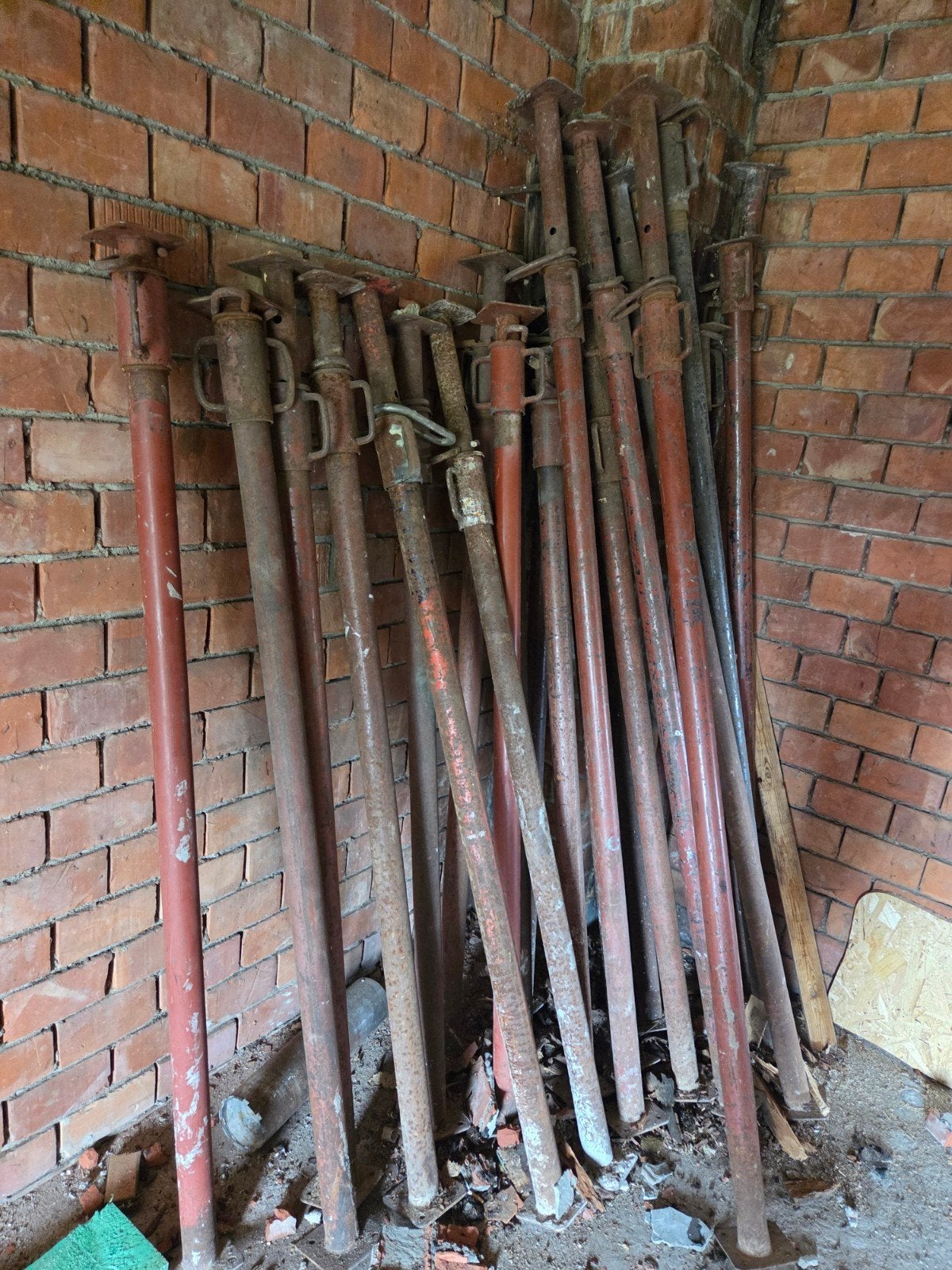 23 bouwstempels, Ophalen
