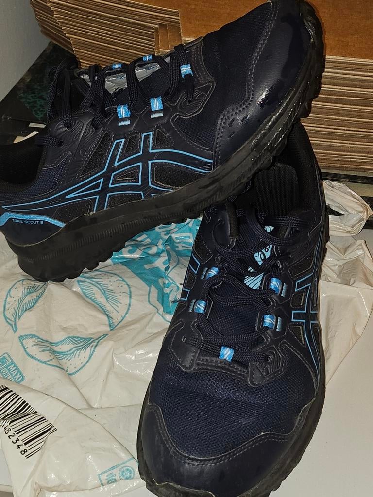 ASICS TRAIL SCOUT 3 taille 44,5, Sport en Fitness, Ophalen