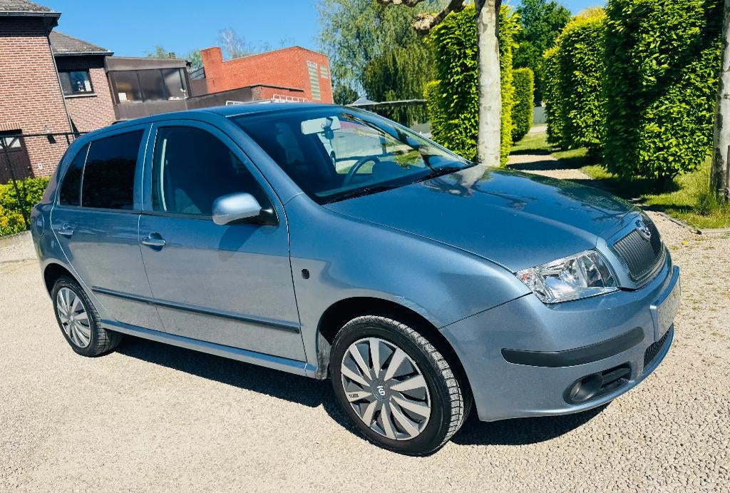 MOOIE SKODA FABIA 1.2 BENZINE AIRCO GEKEURD, Auto's, Skoda, Voorwielaandrijving, Stof, Parkeersensor, 1198 cc