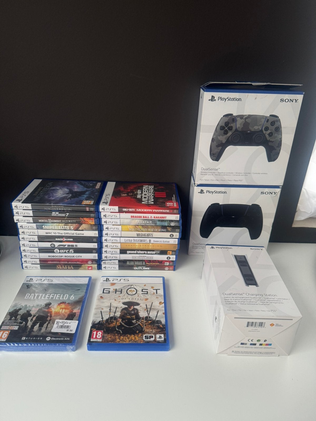 Ps5 games controllers en oplaadstation te koop!, Games en Spelcomputers, Ophalen of Verzenden, Zo goed als nieuw