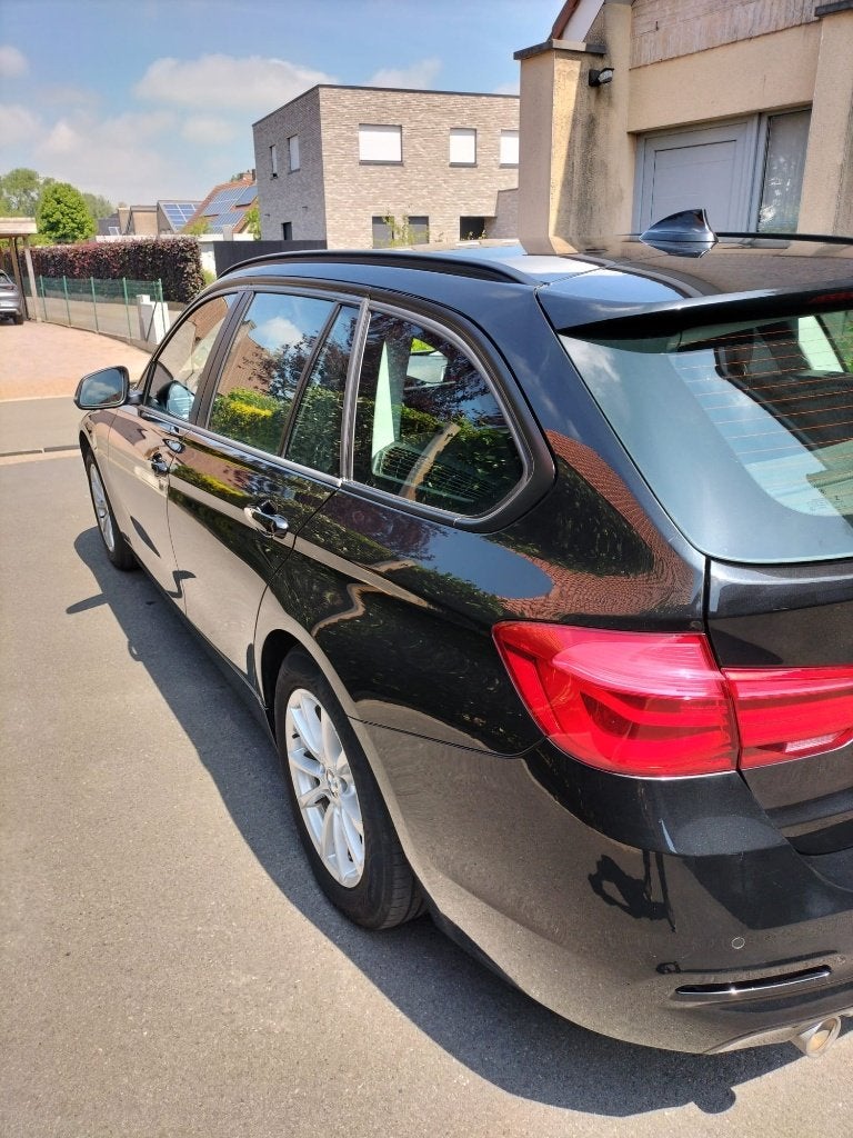 BMW 318D touring, Achterwielaandrijving, 4 cilinders, Zwart, Leder
