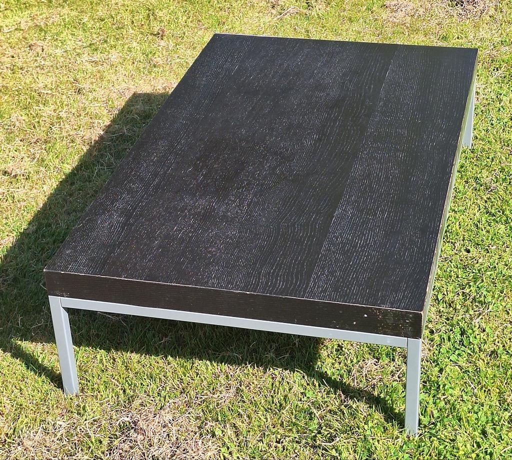 Table basse Ikea, Enlèvement