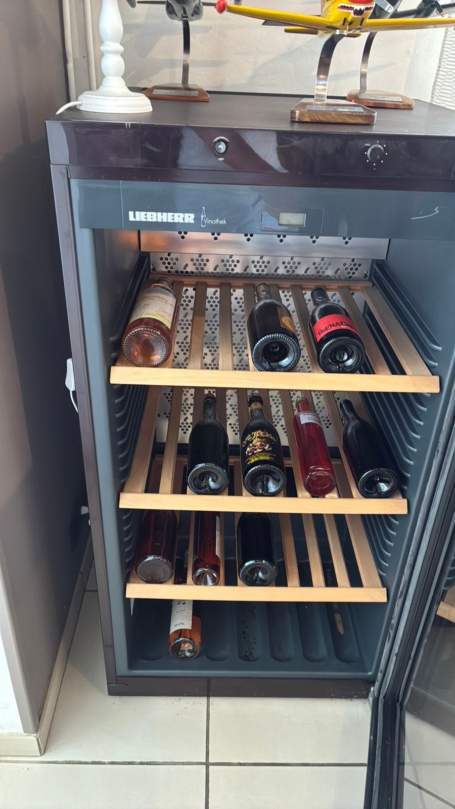 Frigo a vins Liebherr, Electroménager, Enlèvement, Comme neuf