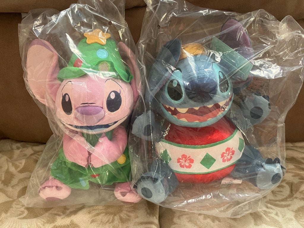Set van nieuwe Stitch & Angel kerst knuffel ( Disney store ), Verzamelen, Ophalen of Verzenden, Overige figuren, Nieuw, Knuffel