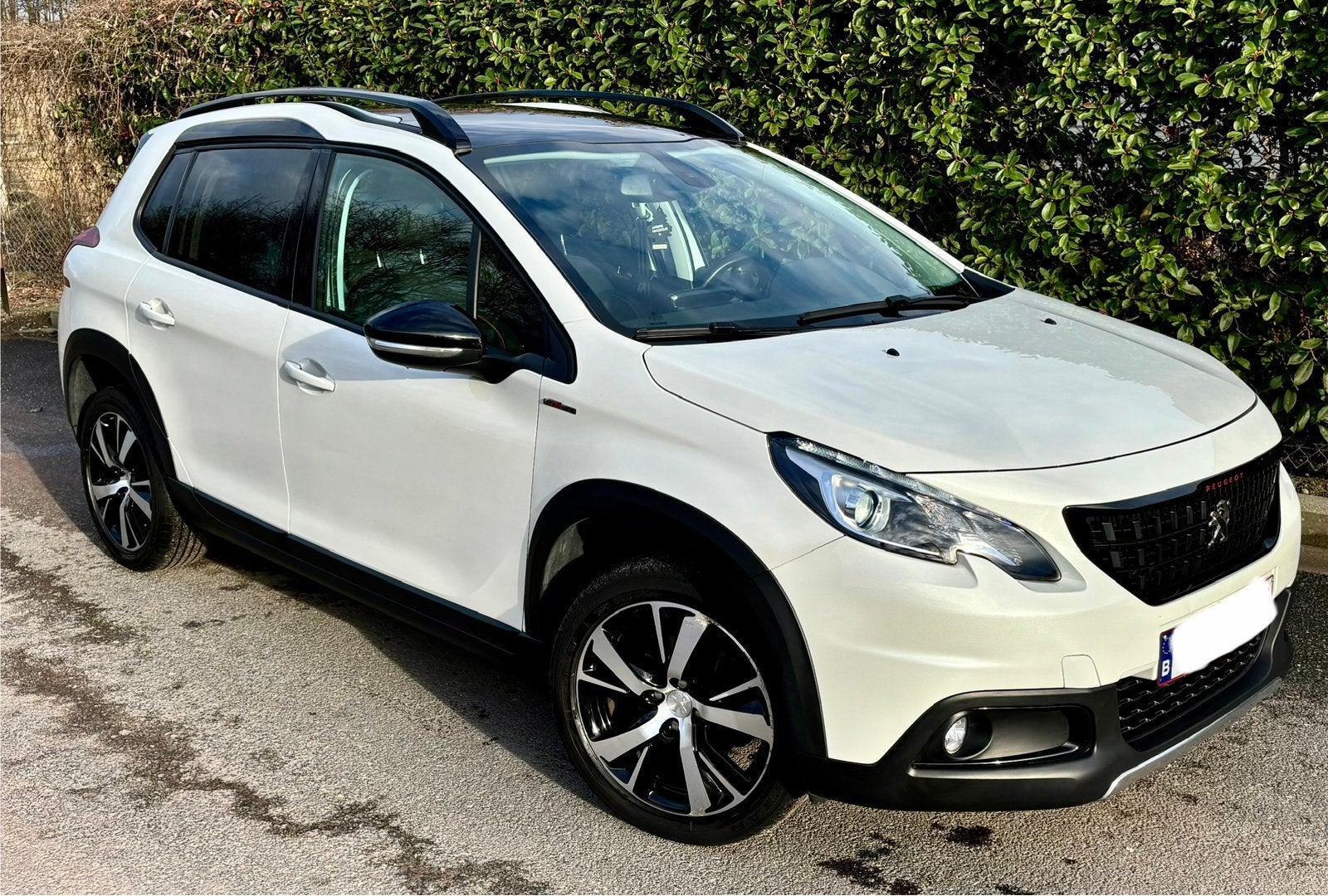 Peugeot 2008 GT line, Auto's, 1199 cc, https://public.car-pass.be/verify/3782-9901-8914, Leder en Stof, Wit