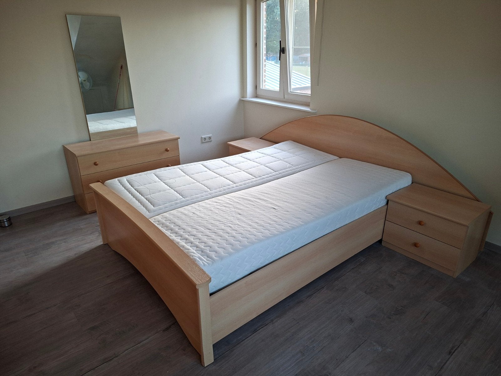 Volledige slaapkamer: bed, nachtkastjes, kleerkast, ladekast, Huis en Inrichting, Slaapkamer | Complete slaapkamers, Ophalen