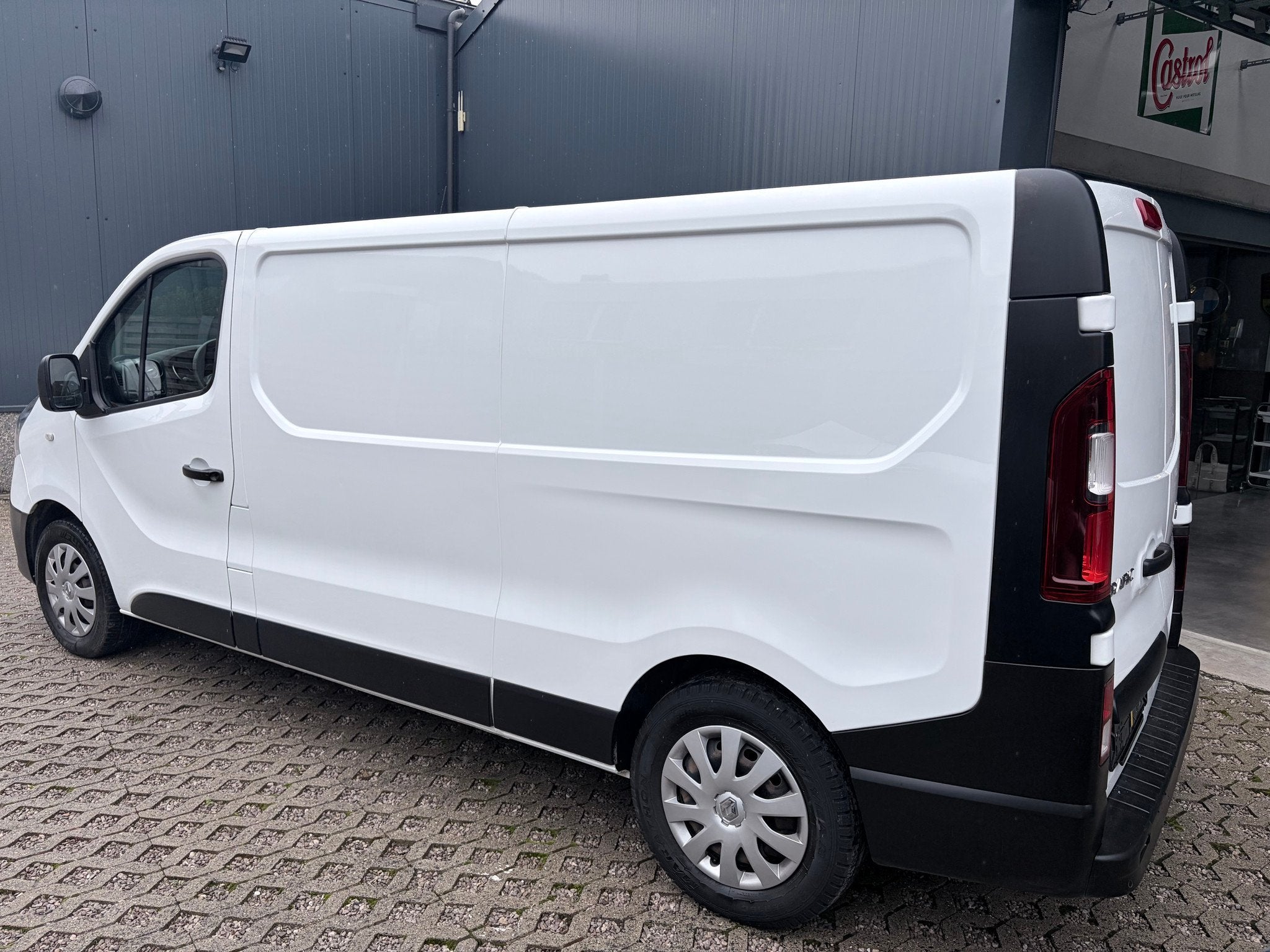 Renault Trafic L2H1, Auto's, Voorwielaandrijving, Gebruikt, 4 cilinders, Wit