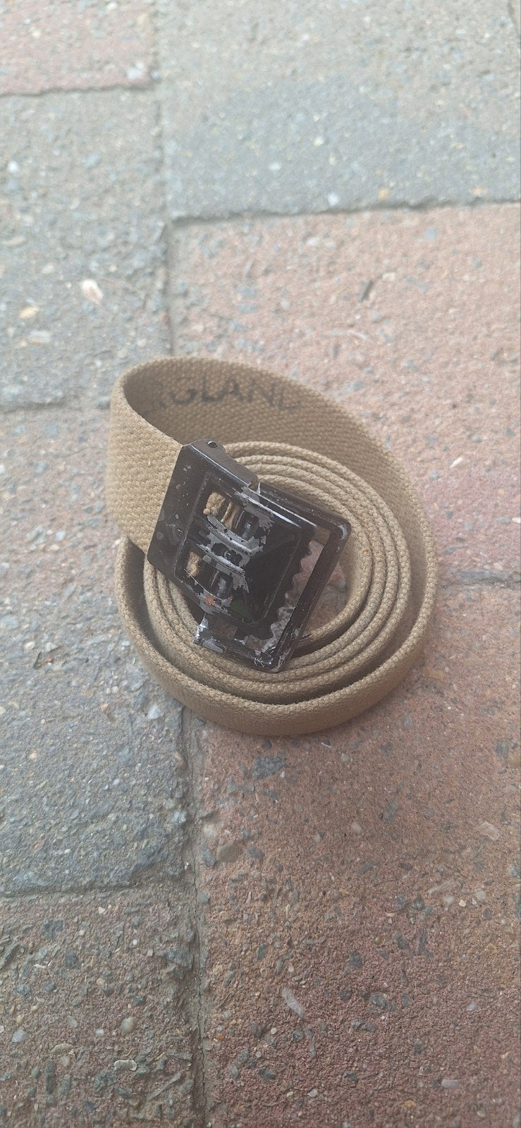 Ceinture anglaise, Collections, Enlèvement