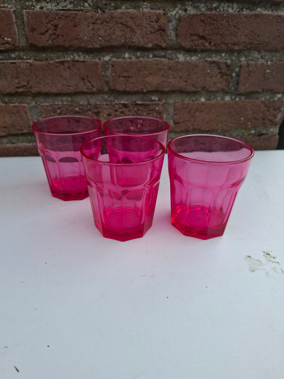 8 gekleurde plastic bekers, Ophalen of Verzenden