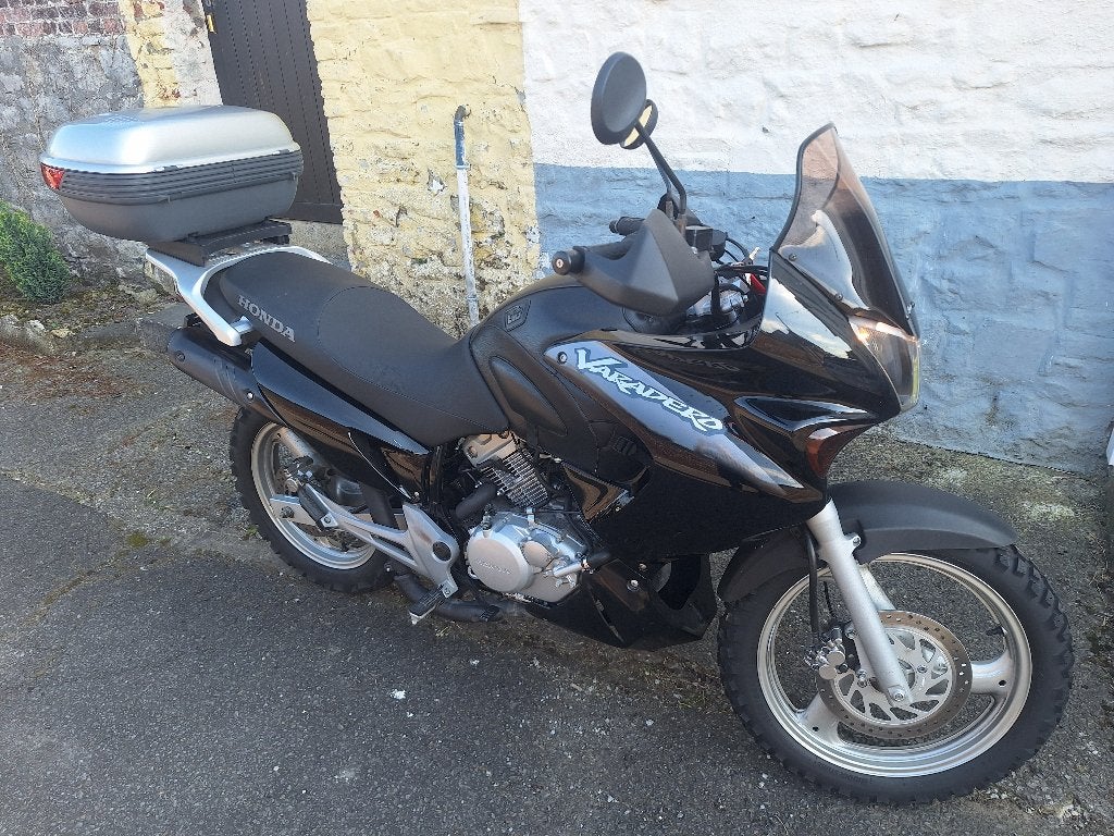 Moto Honda Varadero 125, Motoren, Motoren | Honda, Handvatverwarming, 2 cilinders, Occasion, Particulier