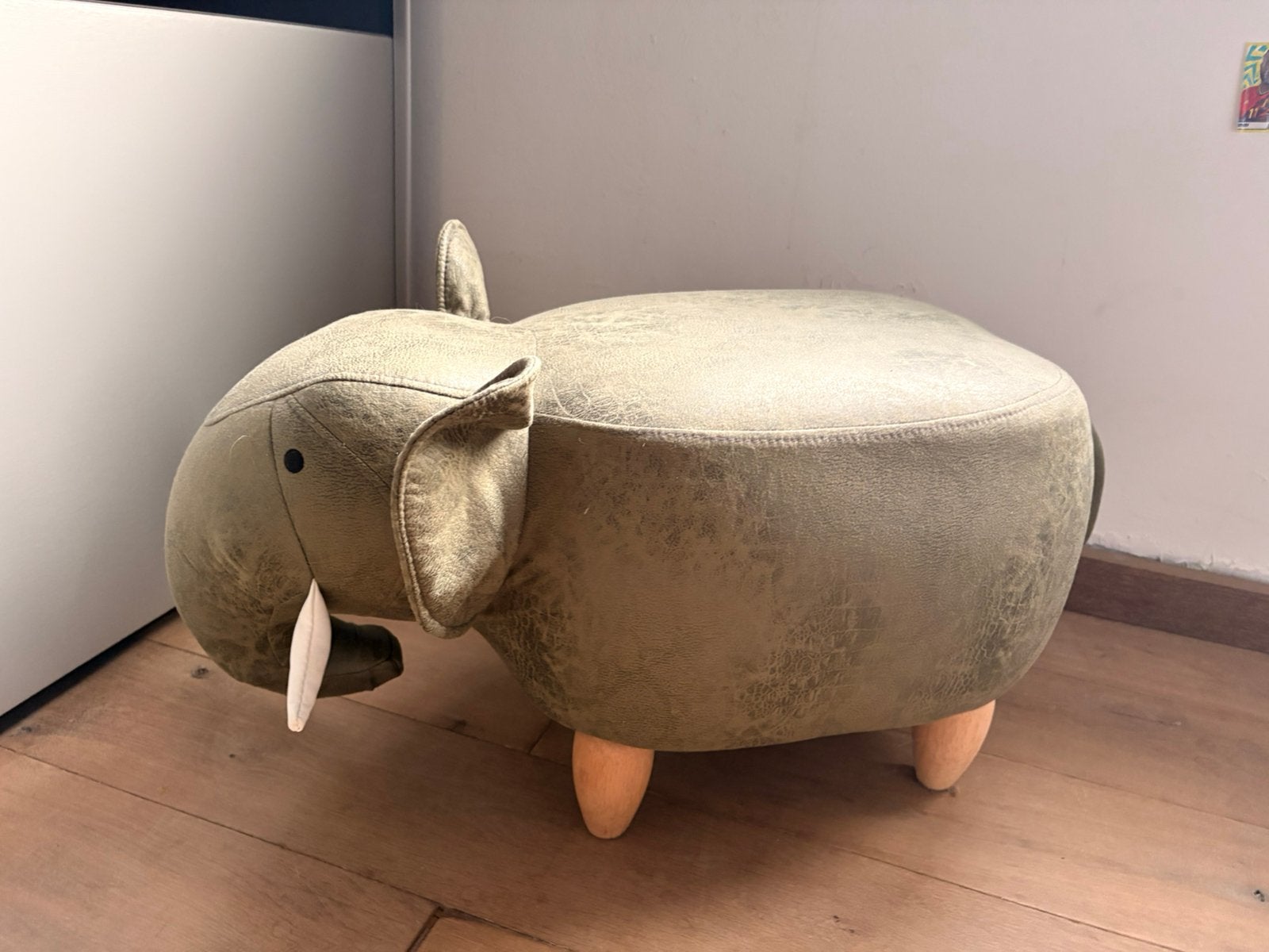 Poef olifant, Ophalen, Zo goed als nieuw