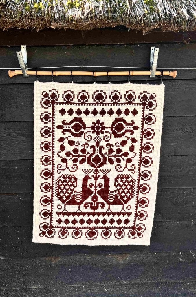 Wandkleed  geborduurd  89/69 cm, Ophalen of Verzenden, Zo goed als nieuw, Wit, Wandkleed