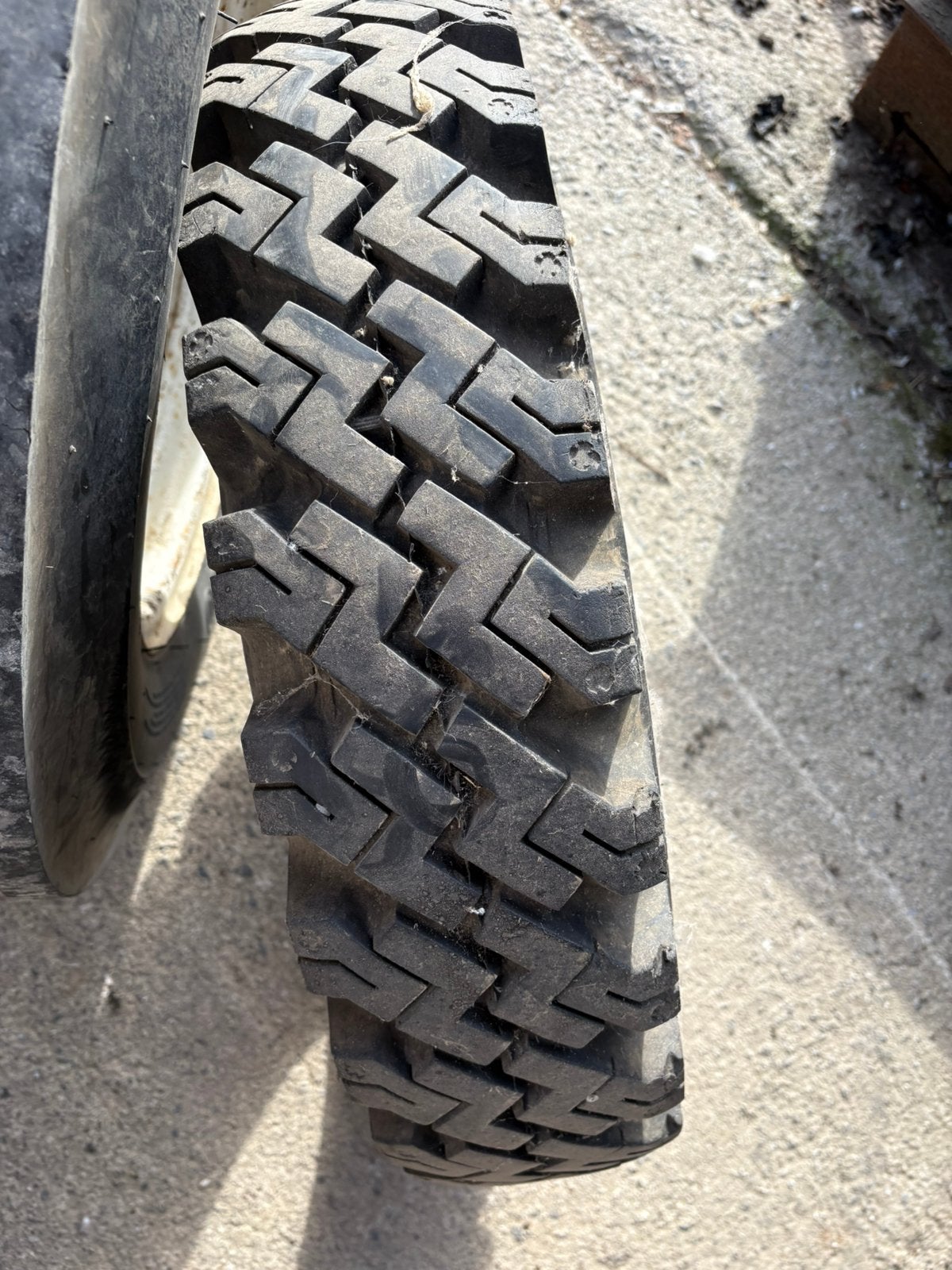 Pneu de tracteur, Enlèvement