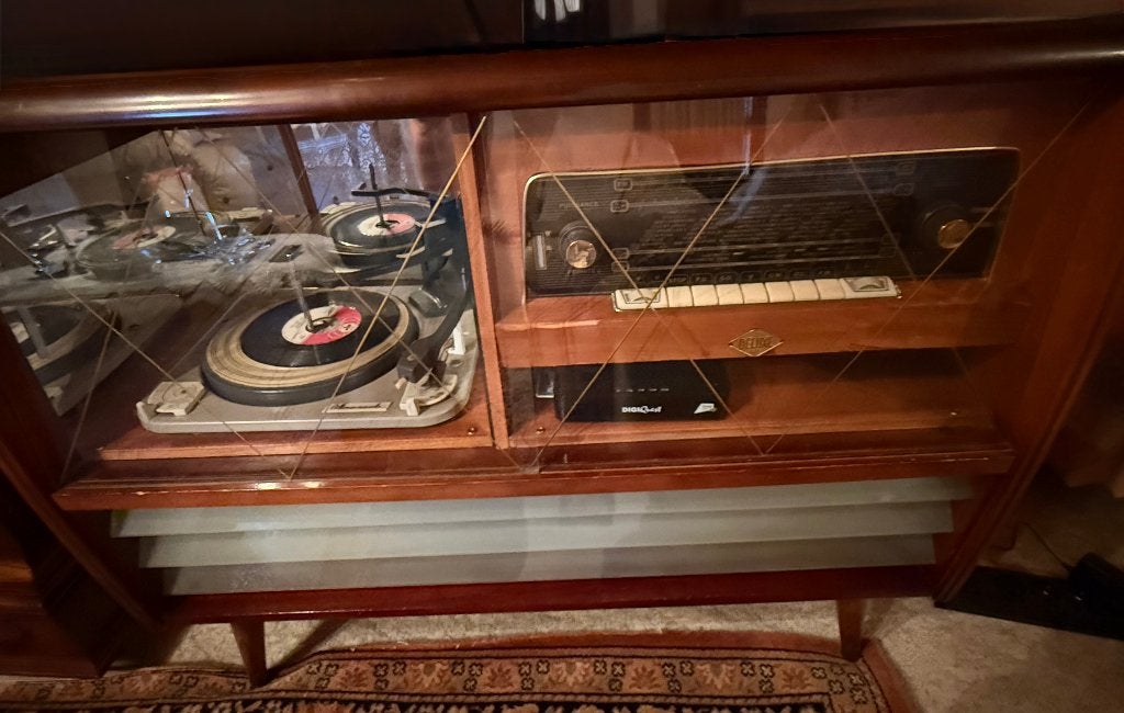 retro platenspeler en radio, Audio, Tv en Foto, Radio's, Ophalen, Zo goed als nieuw, Overige typen