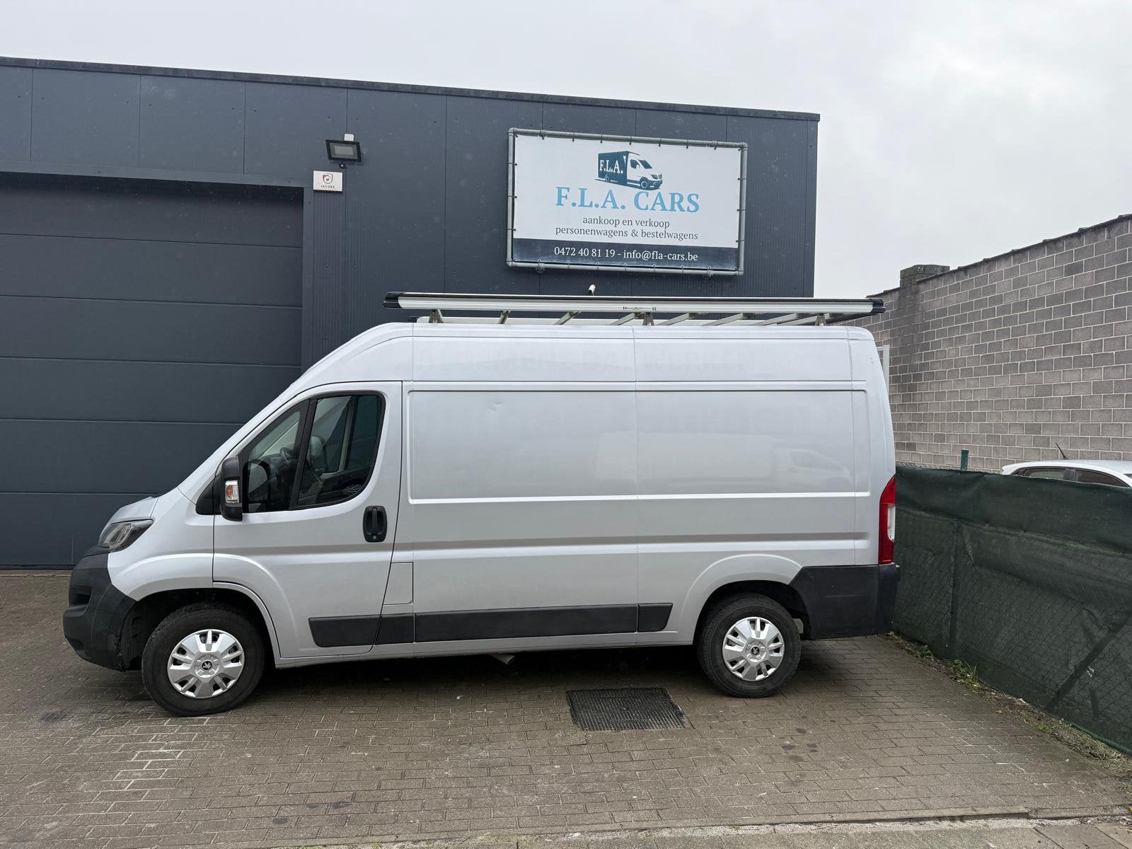 PEUGEOT BOXER 2.0HDI BJ2019 EURO6D AIRCO NAVIGATIE TREKHAAK, Auto's, Bestelwagens en Lichte vracht, Voorwielaandrijving, Stof