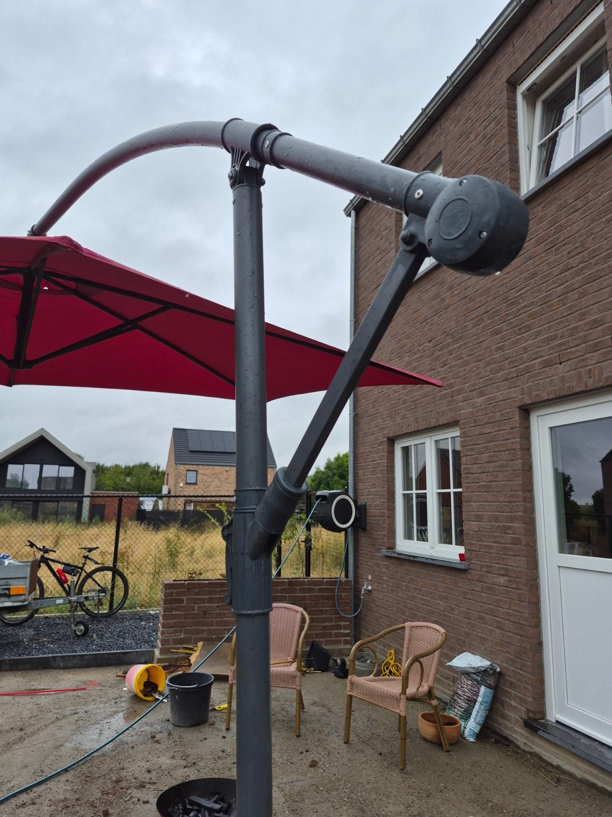 zweefparasol rood, Tuin en Terras, Ophalen, Zweefparasol
