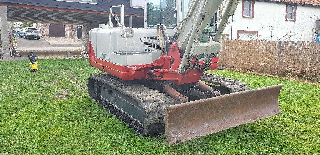 Takeuchi TB070, Enlèvement, Excavatrice