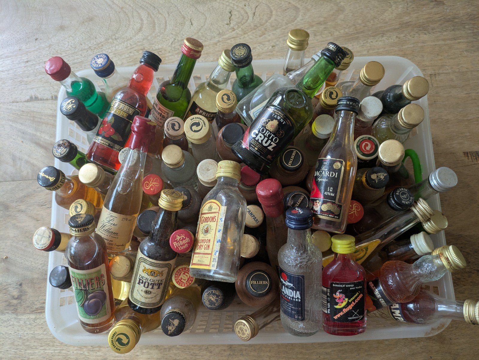 72 oude mini sterke drank flesjes, Verzamelen, Ophalen