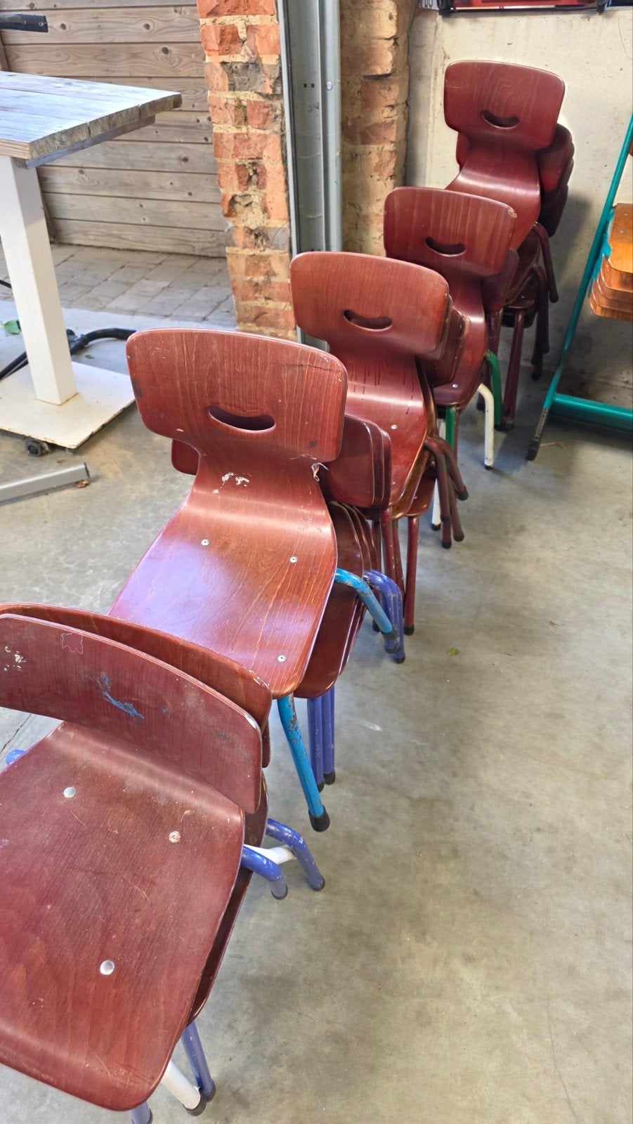 kleurrijke schoolstoelen en tafels kinderstoelen cafe bar, Ophalen of Verzenden